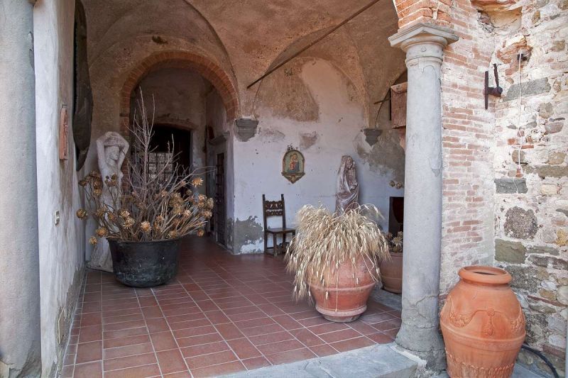 Historic Villa With Apartments Near Florence