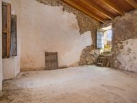 Historic Property With Lovely Views In Alaro