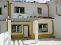 An Attractive 3 Bedroom Townhouse In Olho Marinho
